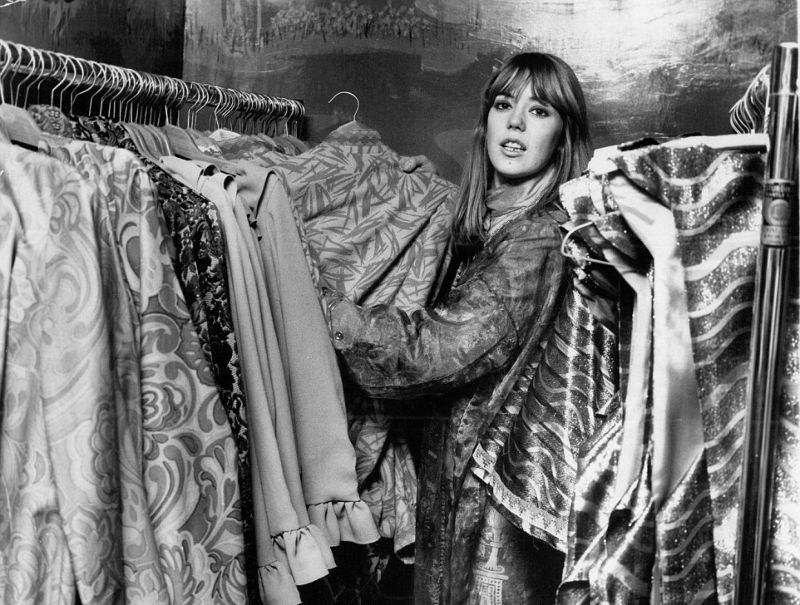 Свингующий Лондон 60-х с гологрудыми модницами