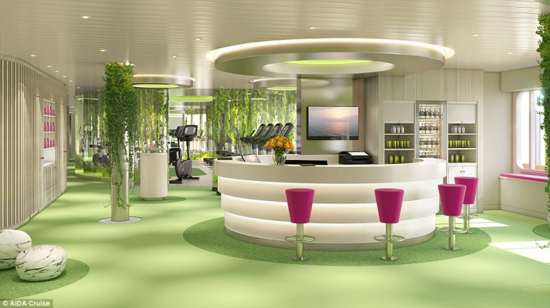 В Германии спустили на воду роскошный лайнер с полем для гольфа, аквапарком и 17 ресторанами В Германии спустили на воду роскошный лайнер с полем для гольфа, аквапарком и 17 ресторанами