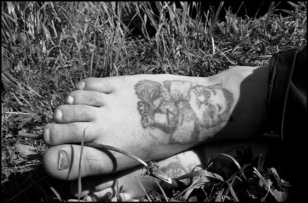 20 впечатляющих кадров из жизни сибирских бандитов глазами американца 20 впечатляющих кадров из жизни сибирских бандитов глазами американца