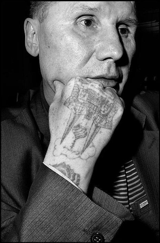 20 впечатляющих кадров из жизни сибирских бандитов глазами американца 20 впечатляющих кадров из жизни сибирских бандитов глазами американца