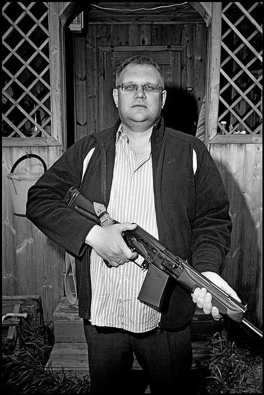 20 впечатляющих кадров из жизни сибирских бандитов глазами американца 20 впечатляющих кадров из жизни сибирских бандитов глазами американца