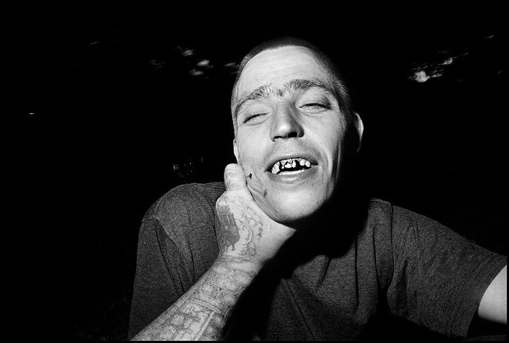 20 впечатляющих кадров из жизни сибирских бандитов глазами американца 20 впечатляющих кадров из жизни сибирских бандитов глазами американца