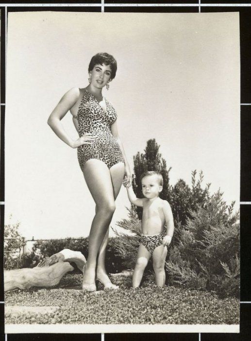 Фиолетовые глаза Элизабет Тейлор