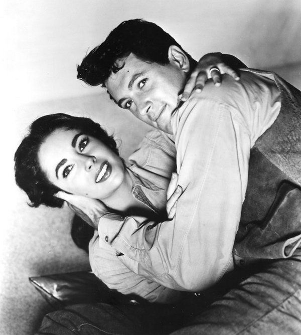 Фиолетовые глаза Элизабет Тейлор