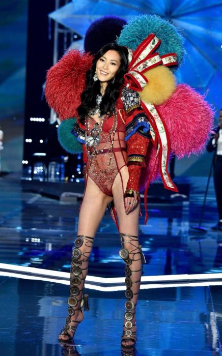 Модный показ Victoria's Secret в Шанхае