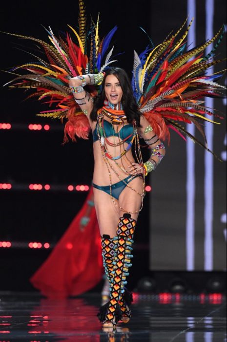 Модный показ Victoria's Secret в Шанхае