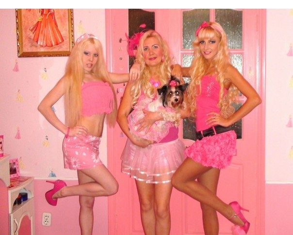 Девушка из розового мира