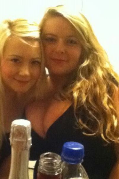 Школьница с очень большой грудью (14 фото)