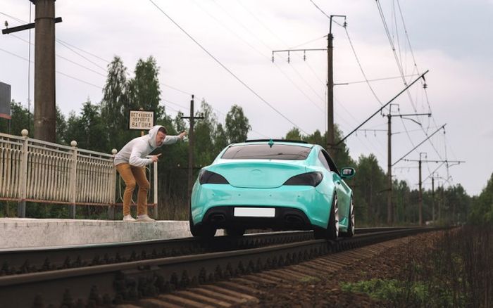 Не лучший способ сделать снимки своего автомобиля