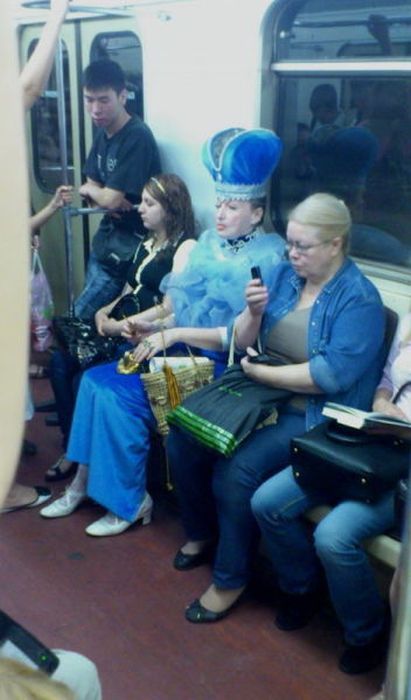 Женщины веселятся