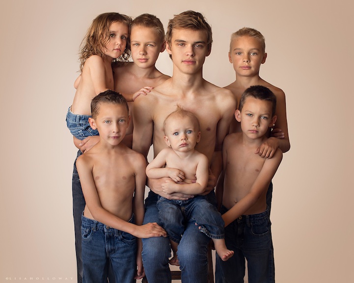 Молодая многодетная мама Лиза Холлоуэй