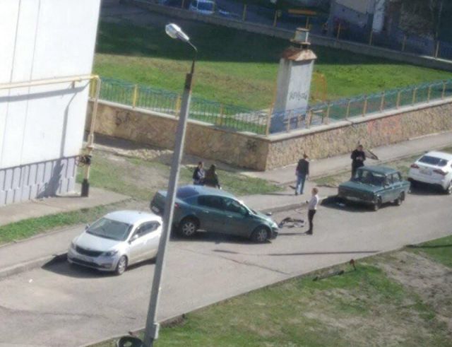 В Набережных Челнах неадекватный водитель протаранил 12 машин и сбил пешехода