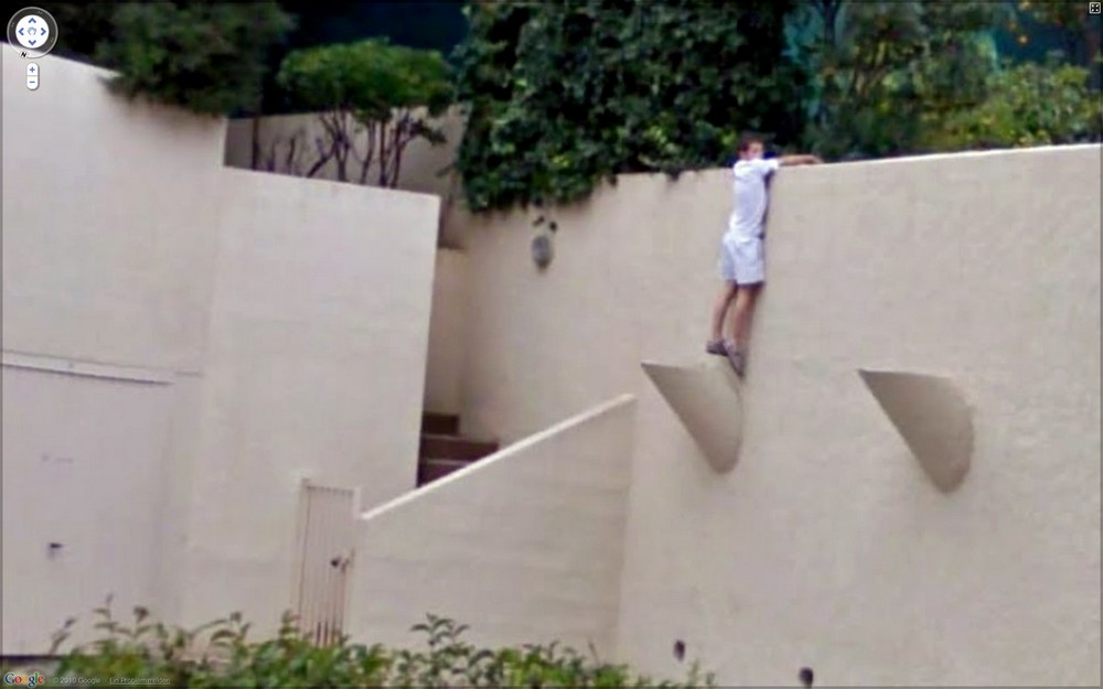 Странные кадры на Google Street View