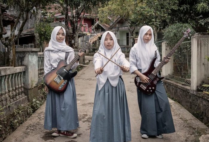 «Voice of Baceprot»: рок по-мусульмански