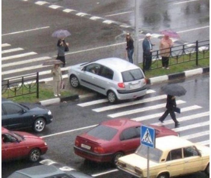 Приколы с женщинами за рулем