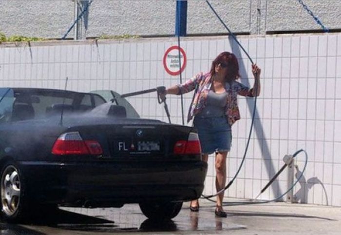 Приколы с женщинами за рулем