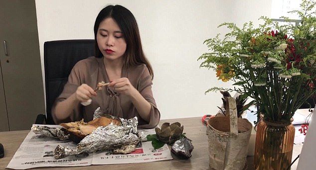 Как приготовить курицу гриль прямо в офисе