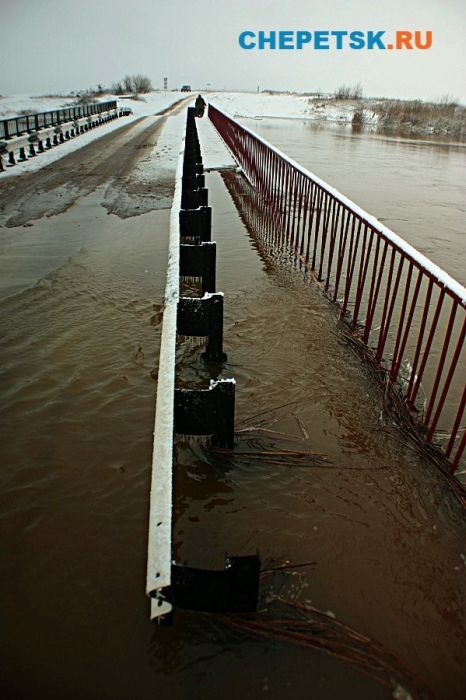 Рухнул мост за 30 миллионов рублей (18 фото)