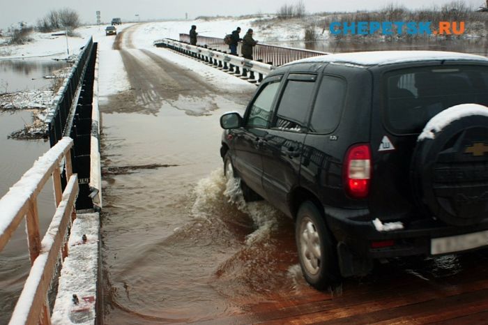 Рухнул мост за 30 миллионов рублей (18 фото)