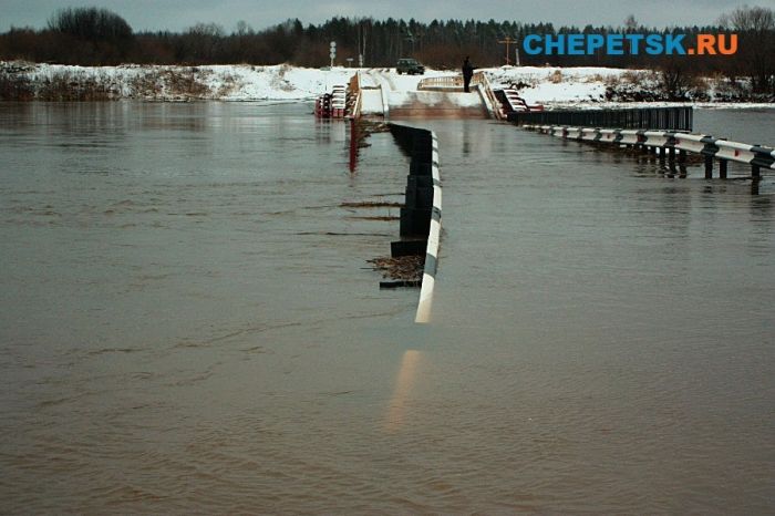 Рухнул мост за 30 миллионов рублей (18 фото)
