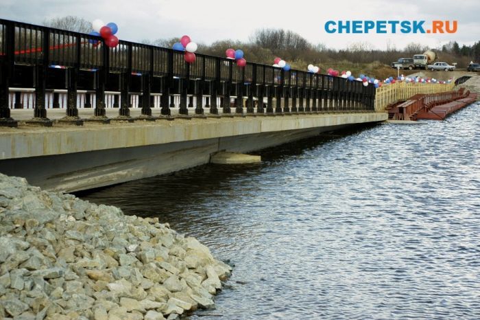 Рухнул мост за 30 миллионов рублей (18 фото)