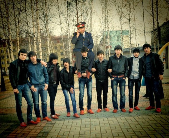 Фотожабы на грустного полицейского (38 фото)