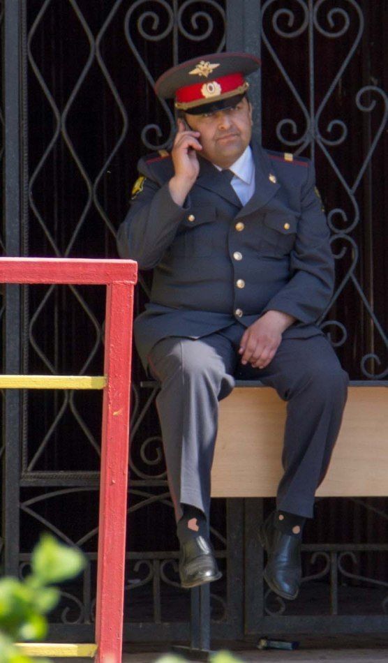 Фотожабы на грустного полицейского (38 фото)