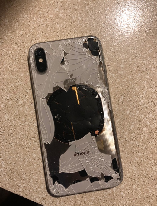 iPhone X загорелся во время обновления до iOS 12.1