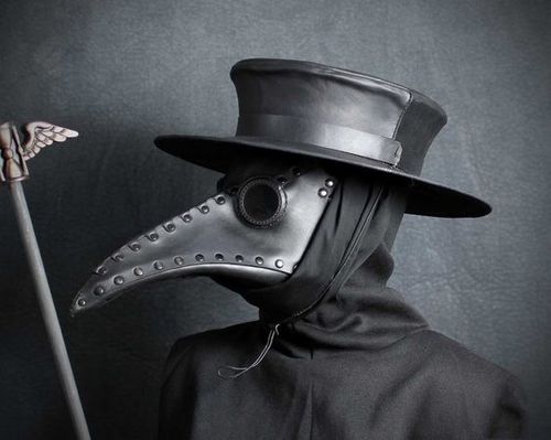 «Теперь ты знаешь, что наденешь на следующий Хэллоуин!» или парочка самых жутких масок в истории человечества