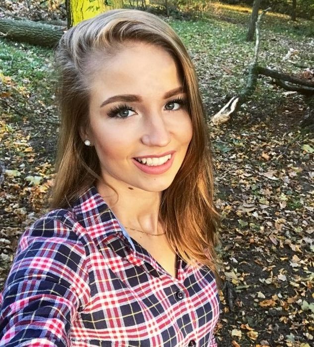 Девушки в рубашках