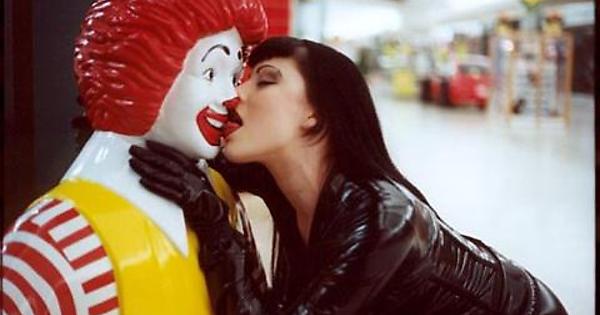 «Чужая душа – потемки» или несколько самых странных фетишей со всего мира «Чужая душа – потемки» или несколько самых странных фетишей со всего мира