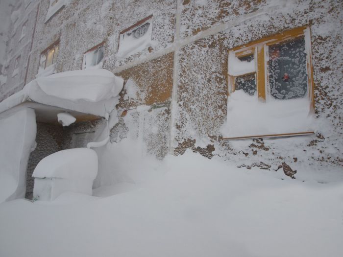 Норильск после сильнейшего снегопада (44 фото)