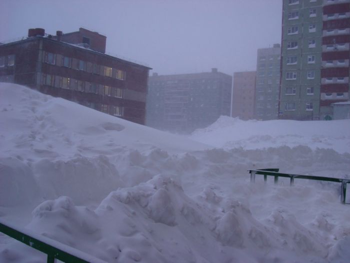 Норильск после сильнейшего снегопада (44 фото)
