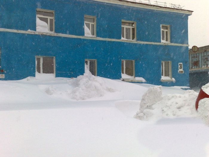 Норильск после сильнейшего снегопада (44 фото)