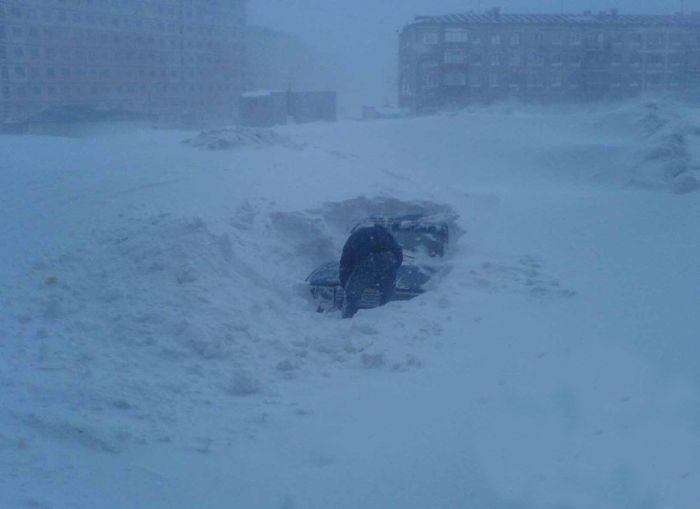 Норильск после сильнейшего снегопада (44 фото)