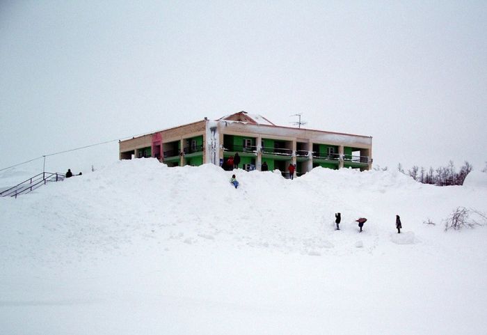 Норильск после сильнейшего снегопада (44 фото)