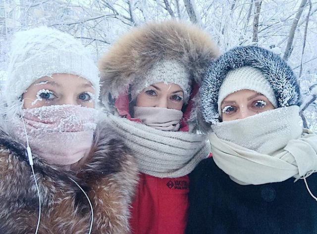 Жительница Якутска показала всем свои заледеневшие ресницы