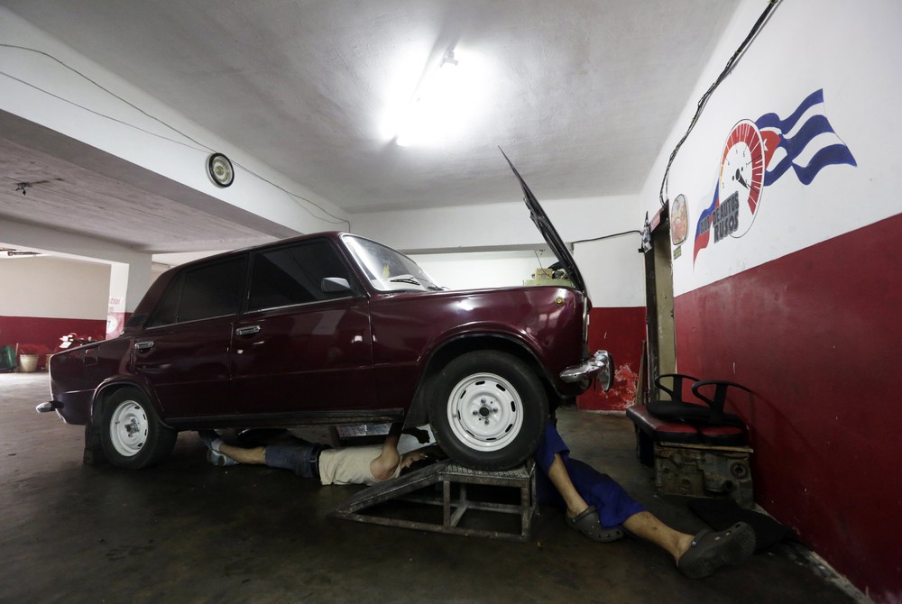 Поставщик запчастей к русским автомобилям из Майами в Гавану