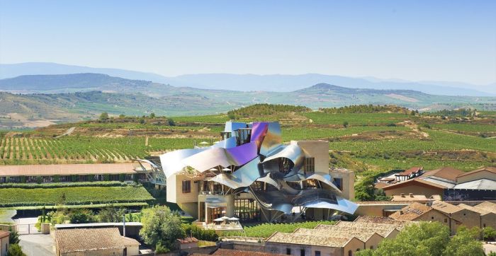 Удивительная гостиница при винодельне Marqu'es de Riscal