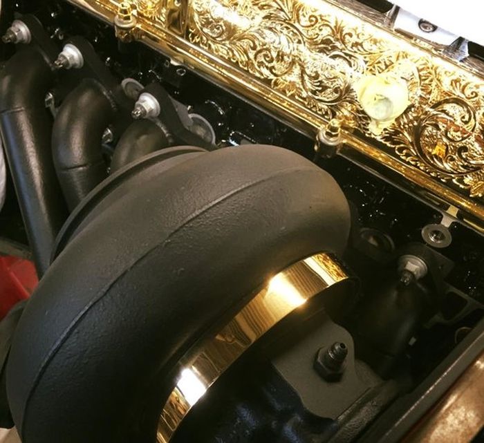 Гравированный, позолоченный и отполированный 2JZ-GTE
