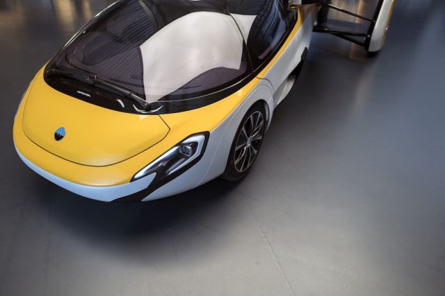 От пробок избавят летающие автомобили