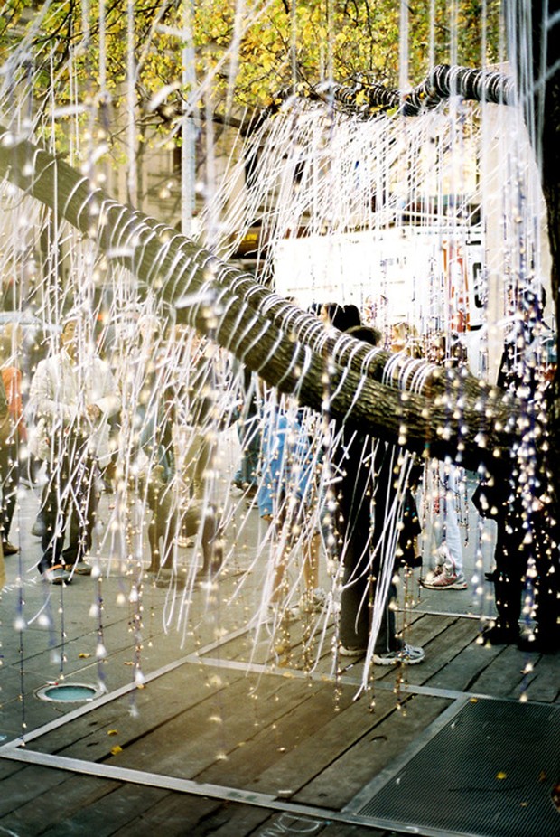 12 тысяч бубенцов на дереве