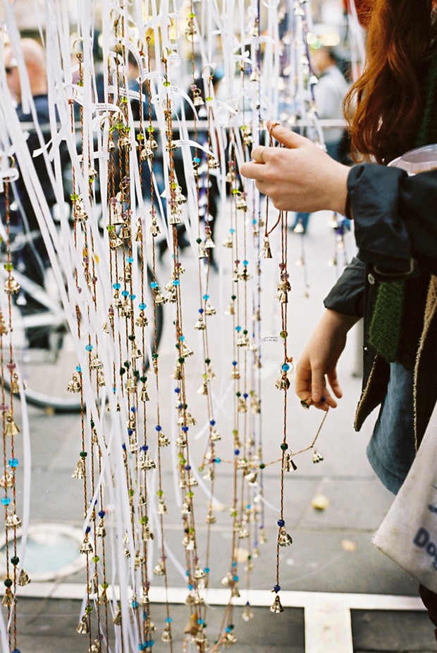 12 тысяч бубенцов на дереве