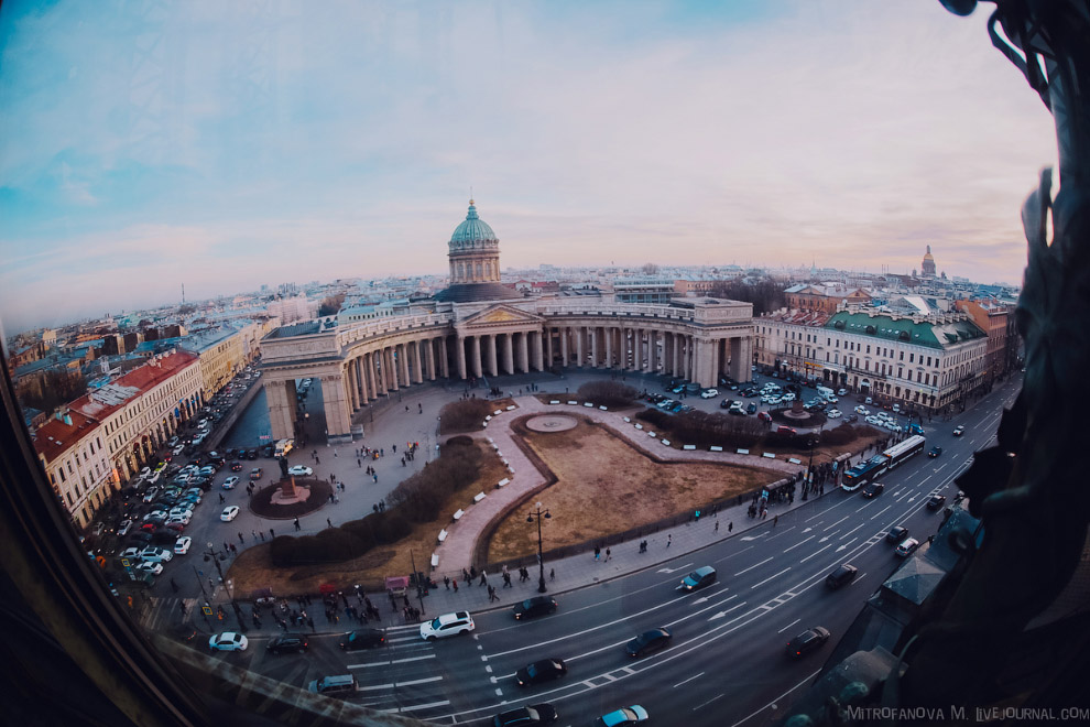 Прогулка по Дому Зингера, где расположен офис Вконтакте Прогулка по Дому Зингера, где расположен офис Вконтакте