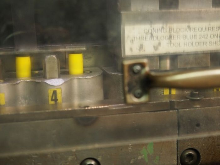 Производство патронов на заводе компании Remington
