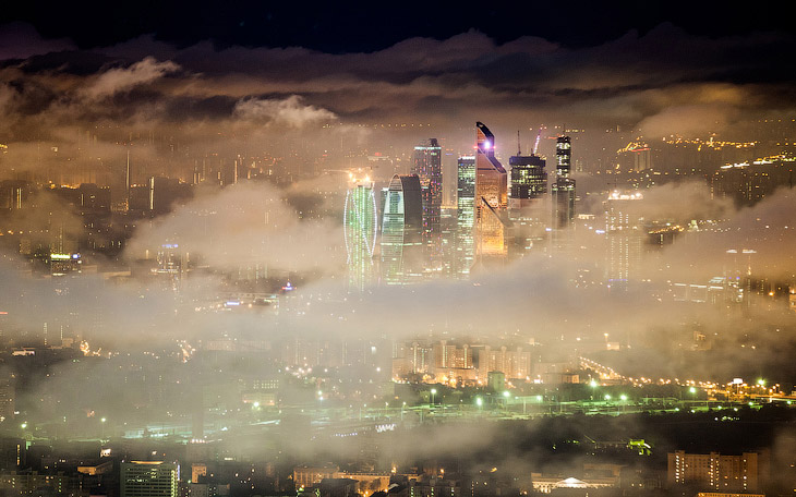 Москва в облаках