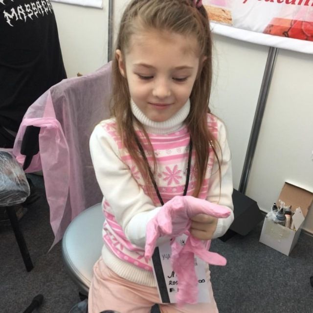 Елизавета Борисова - 7-летний тату-мастер из Екатеринбурга