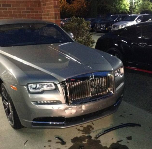 В США водитель автомобиля Honda протаранил Rolls-Royce и Bentley