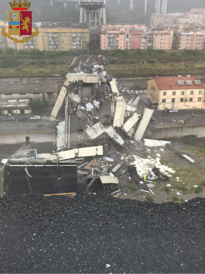 Страшные последствия обрушения моста в Италии