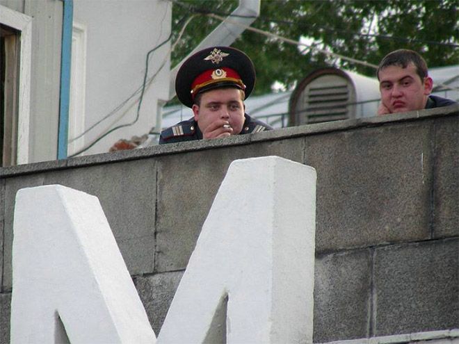 Наша милиция нас бережет (18 фото)